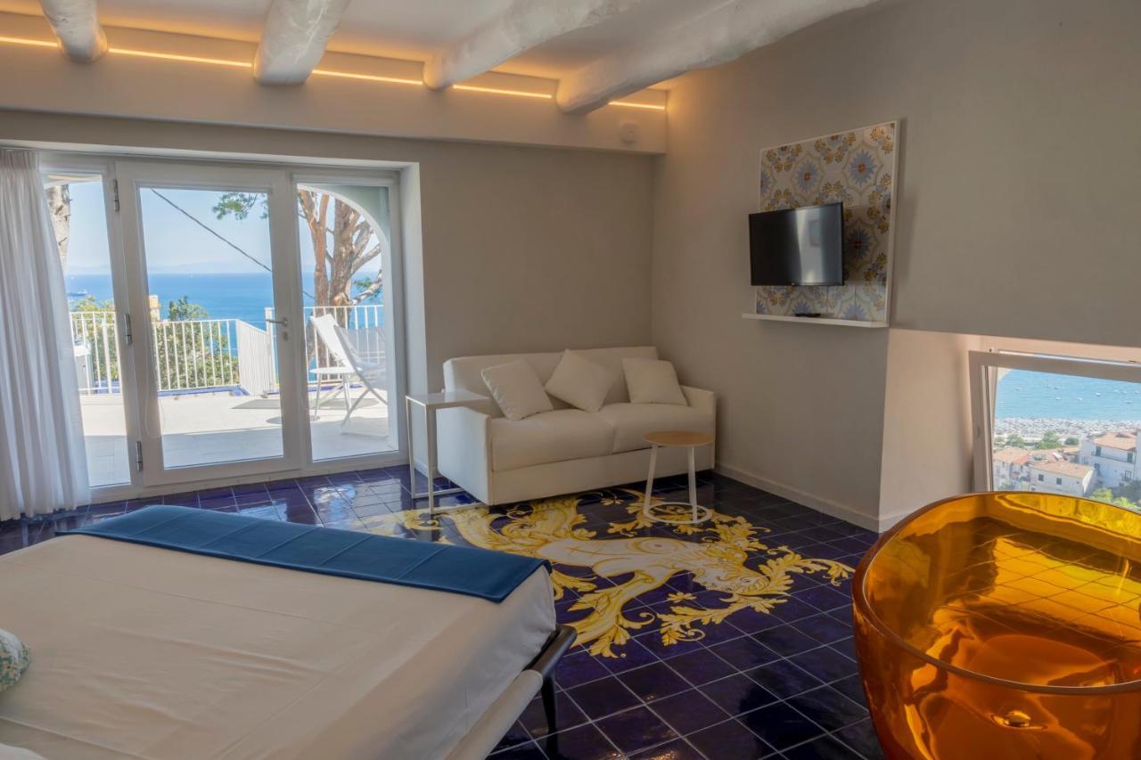 Decori Suites Amalfi Coast - Free Parking Vietri sul Mare Exterior photo